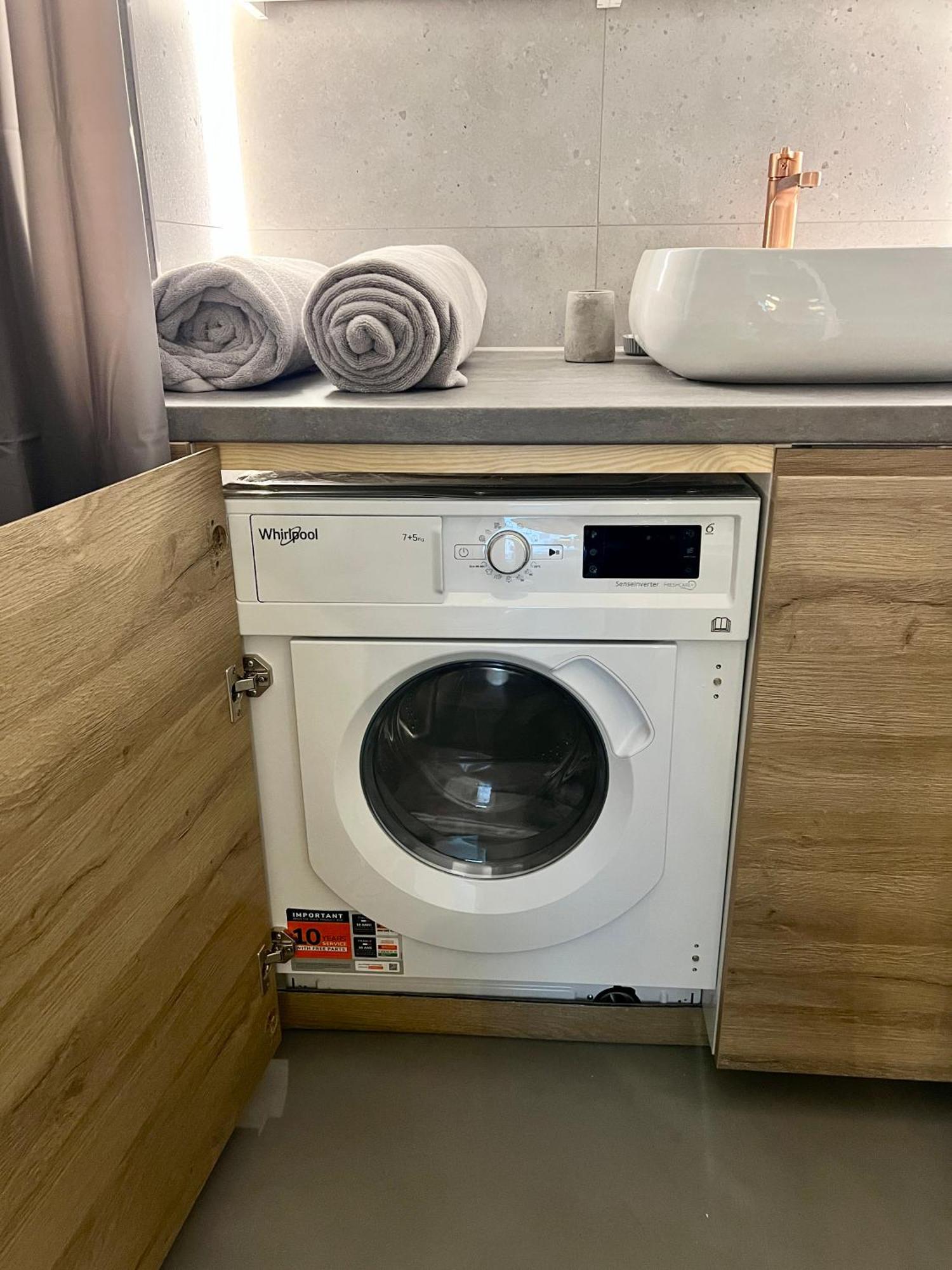 Modern With Full Kitchen And Bathroom In Kadriorg, Centre